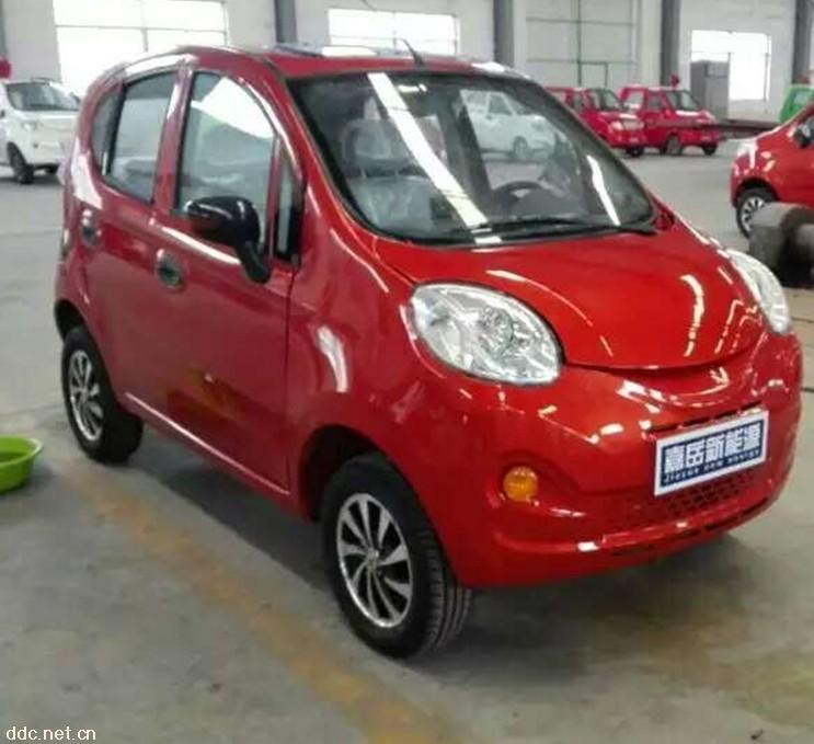 Q3電動(dòng)轎車(chē)